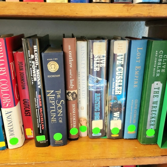 BOOKS Mystery Box 80 Pack for 300$ Rare, New & Vintage  (Read Descriptio… - Picture 7 of 16